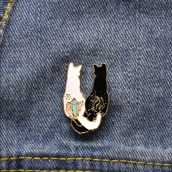 Yin Yang Balance Cat Kitty Lapel Flair Pin - Picture 4 of 4